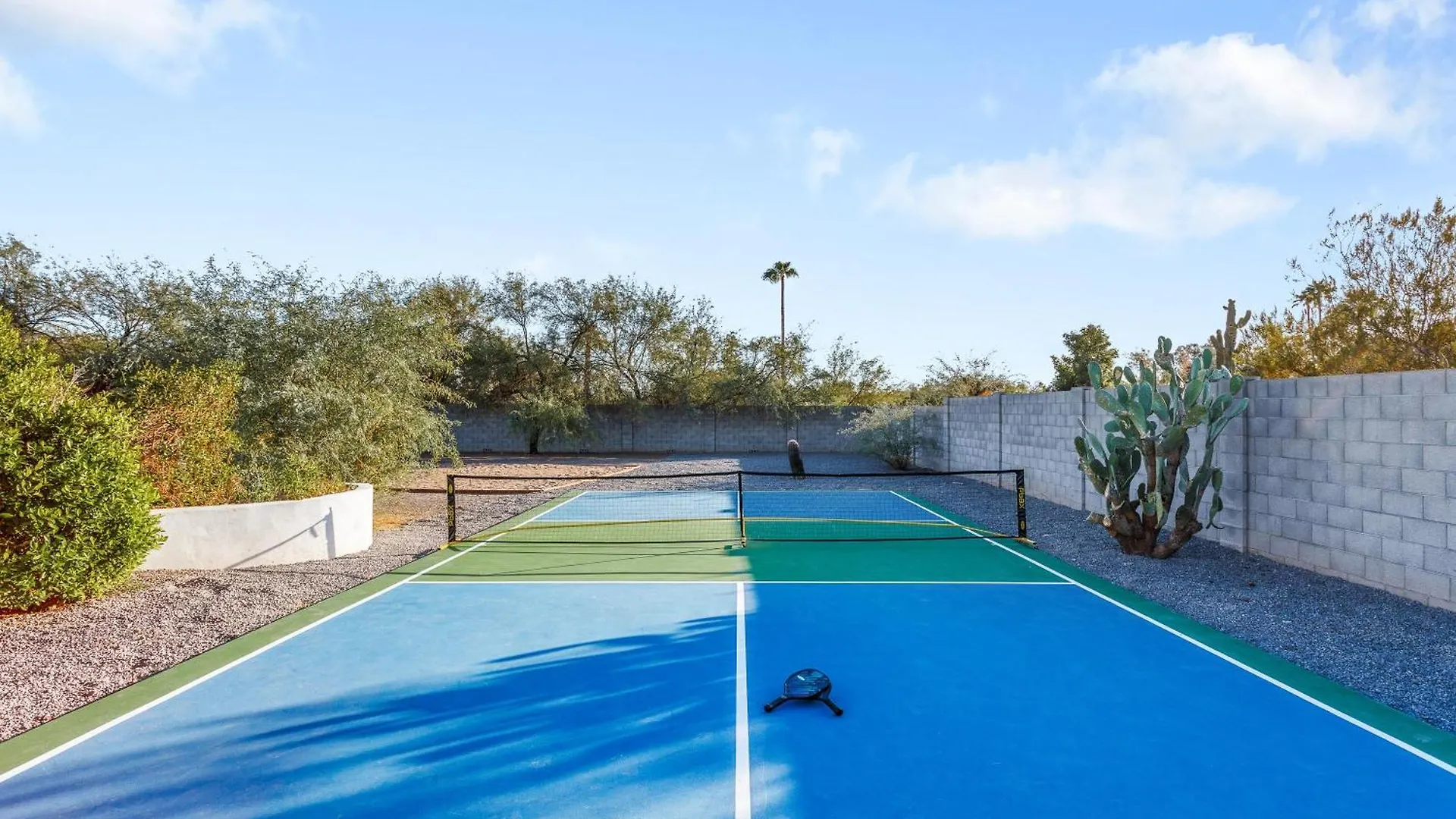 Varsity-Sports Courts- Pool- Volleyball - & More! 斯科茨 美国